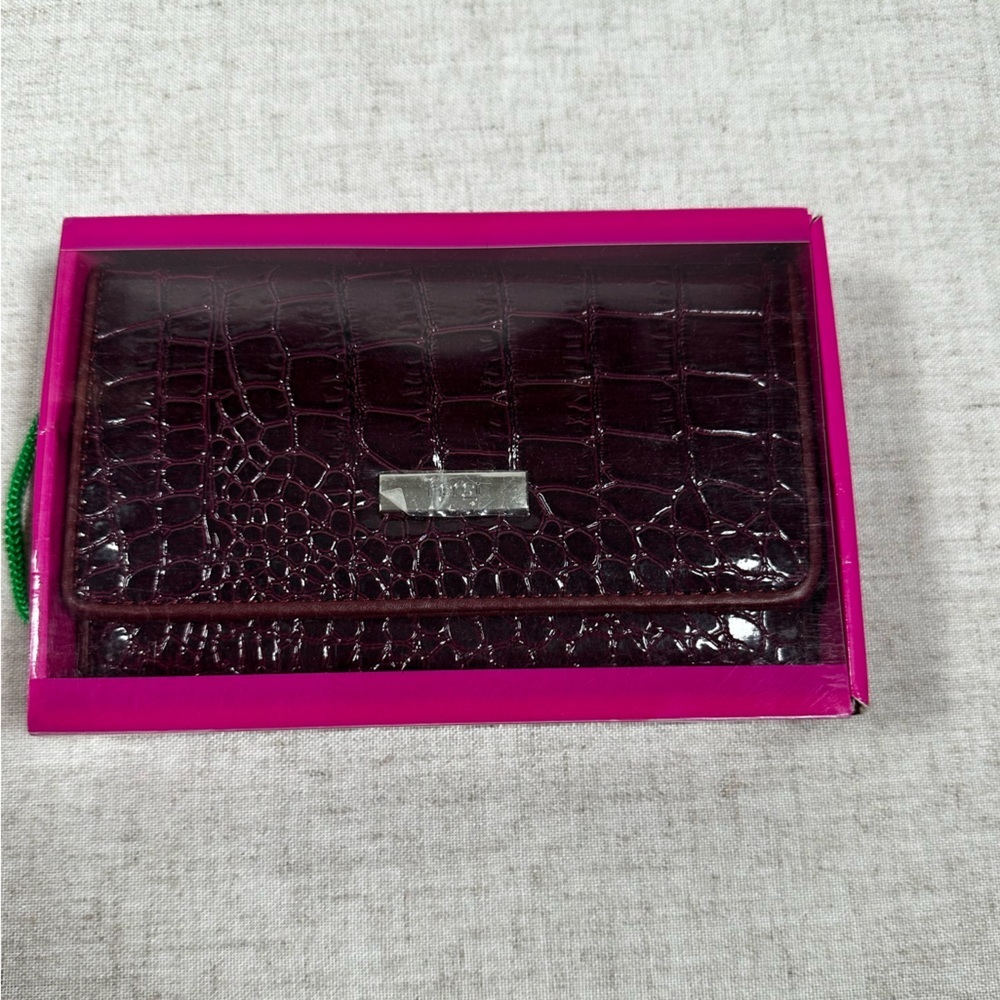Fergi Burgundy Women's Wallet - Picture 2 of 10